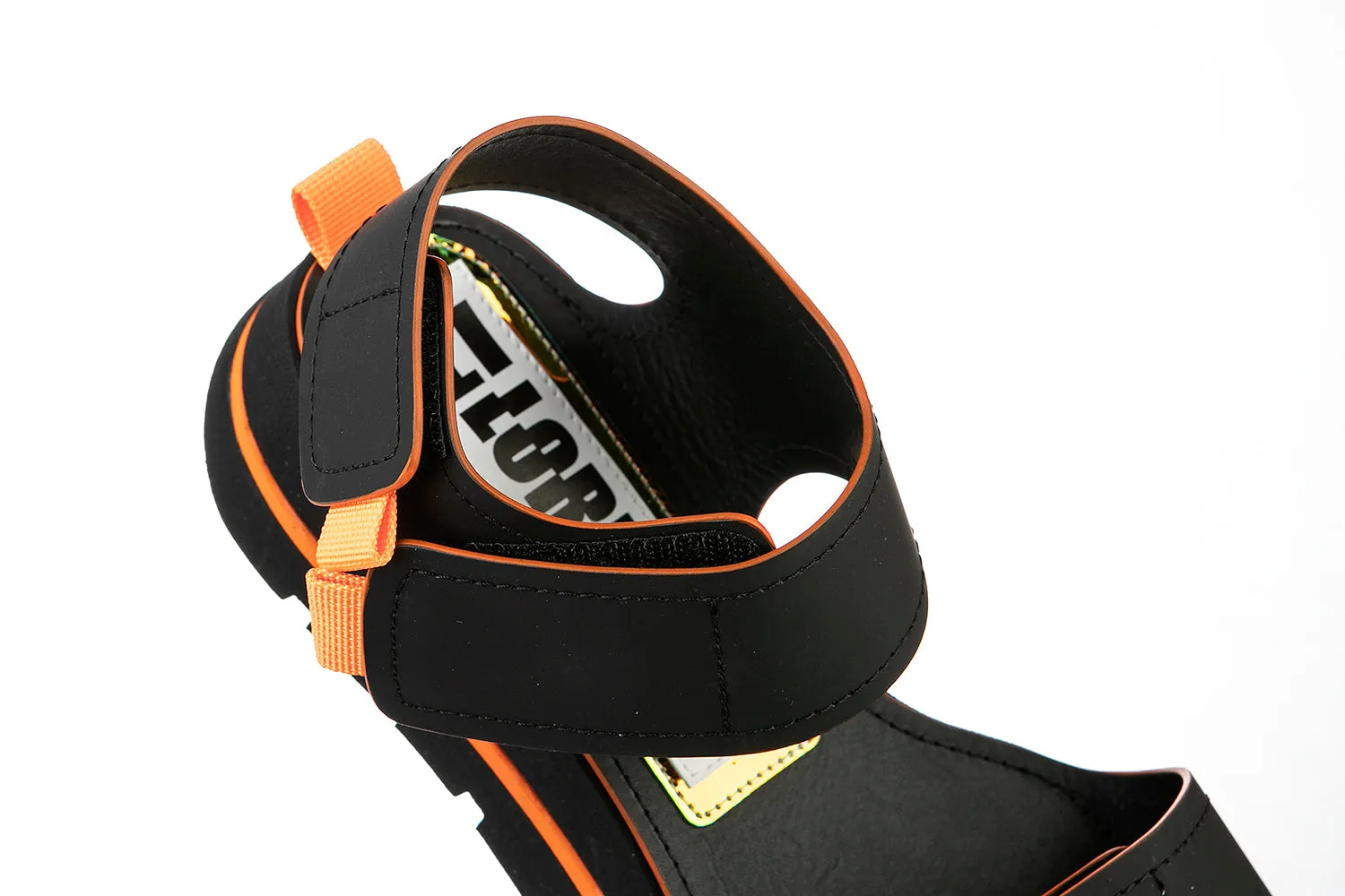 7530 Loriblu Sandals / Black