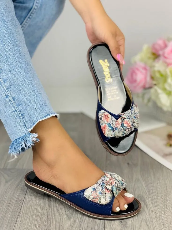 Marine Elegance Shining Black Sandals