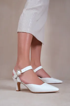 NEW FORM MID HEEL SANDALS WITH DIAMANTE BUCKLE DETAIL IN WHITE FAUX LEATHER