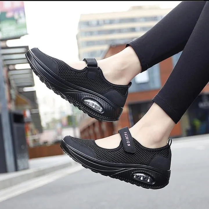 Women's stretchable breathable lightweight walking shoes